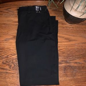 New York & Company Slim Leg Pants! NWT ✨✨